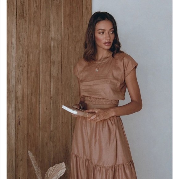 AURA the Label Luna skirt set in tan - Picture 2 of 6